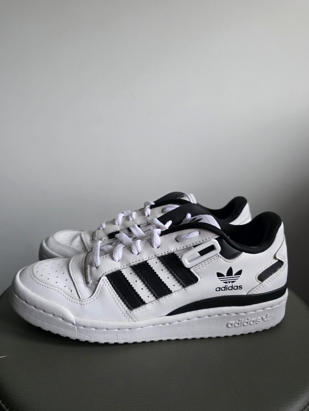 Adidas Forum Low White Black Leather Sneakers Unisex Mens 7.5 | Women 8.5
